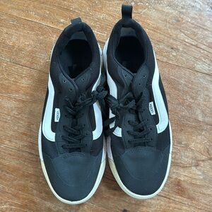 Van’s black/White Ultrarange Size Men’s 8